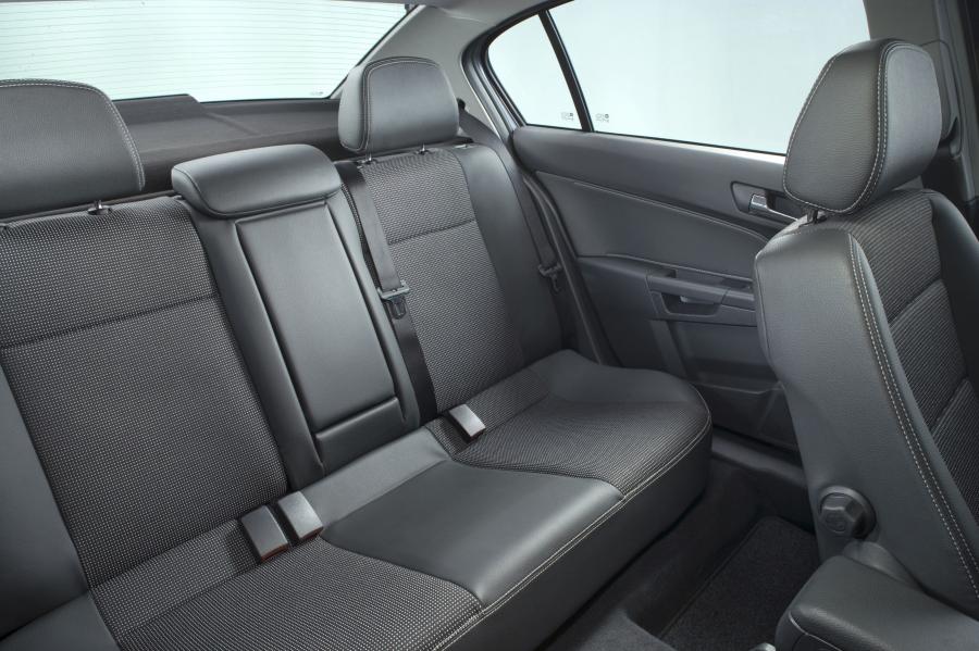  Opel Astra Sedan 2005 года  (фото 34 из 38)